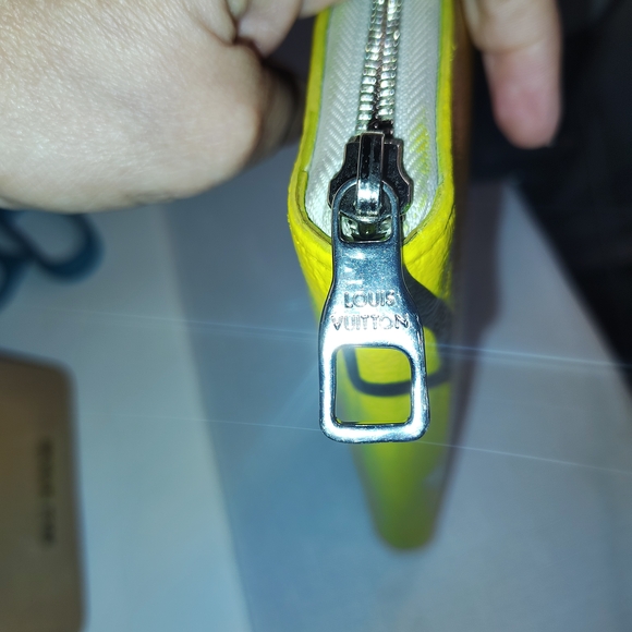 Louis Vuitton Yellow Wallet - Picture 13 of 16